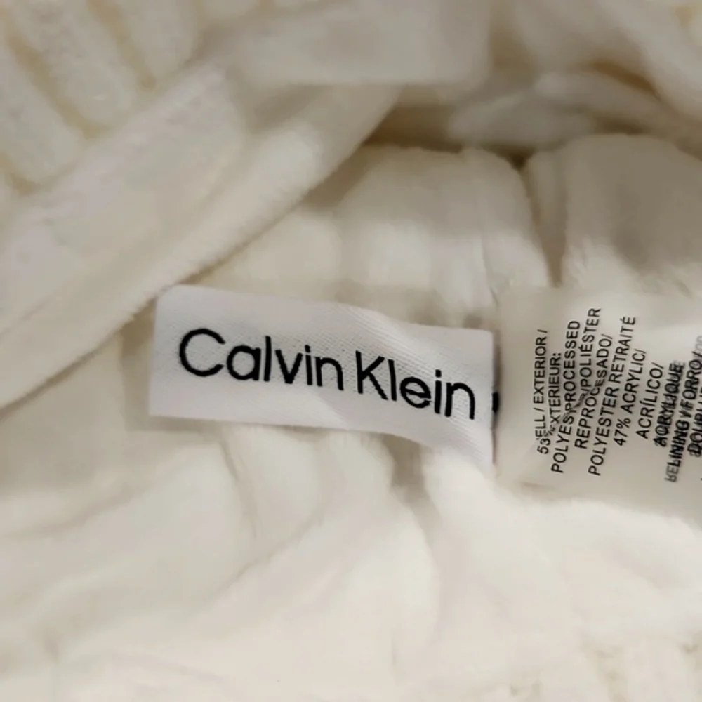 NWT Calvin Klein Cream Faux Fur Pom-Pom Knit Beanie Hat One Size MSRP $48 - Picture 8 of 10